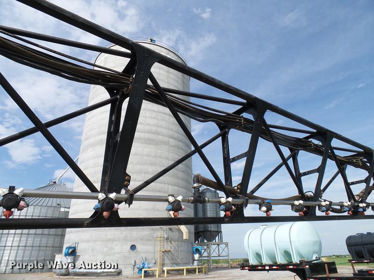 image for item DD5269 2011 John Deere 4930 sprayer