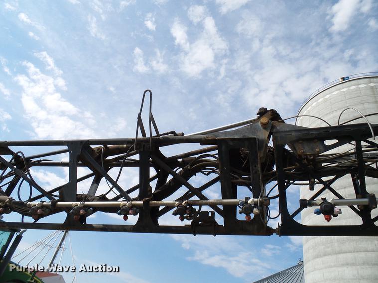 image for item DD5269 2011 John Deere 4930 sprayer