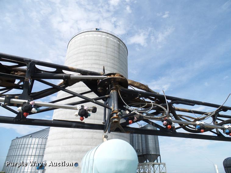 image for item DD5269 2011 John Deere 4930 sprayer