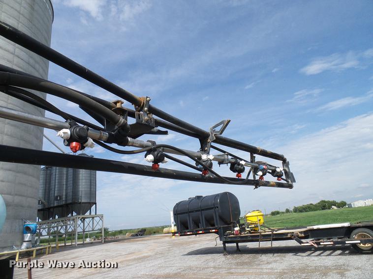 image for item DD5269 2011 John Deere 4930 sprayer