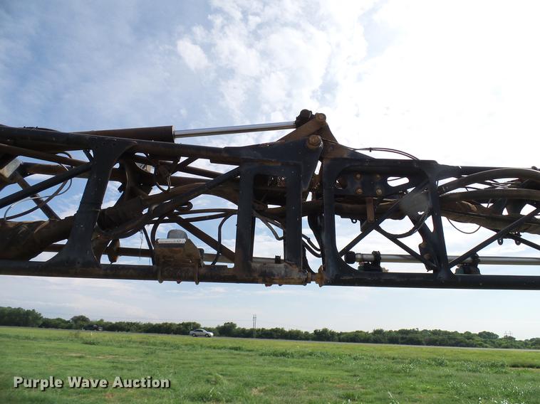 image for item DD5269 2011 John Deere 4930 sprayer