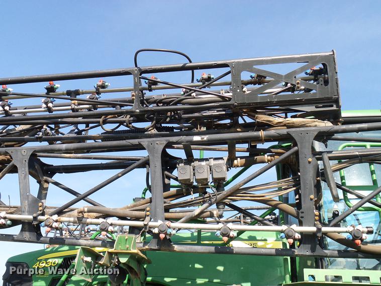 image for item DD5269 2011 John Deere 4930 sprayer