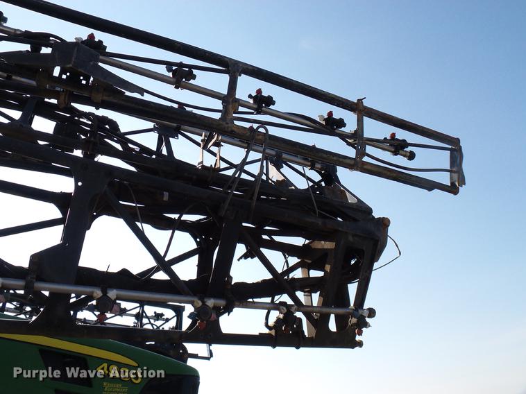 image for item DD5269 2011 John Deere 4930 sprayer