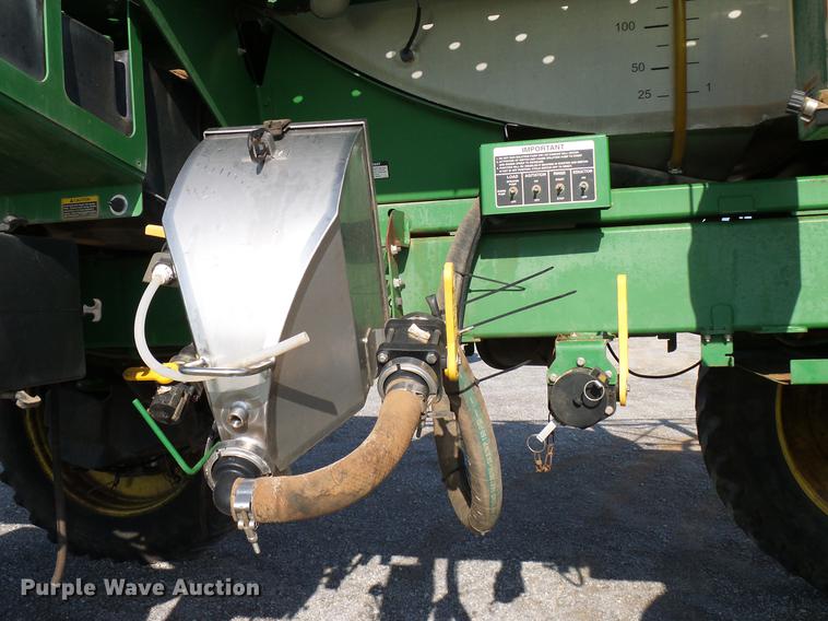image for item DD5269 2011 John Deere 4930 sprayer