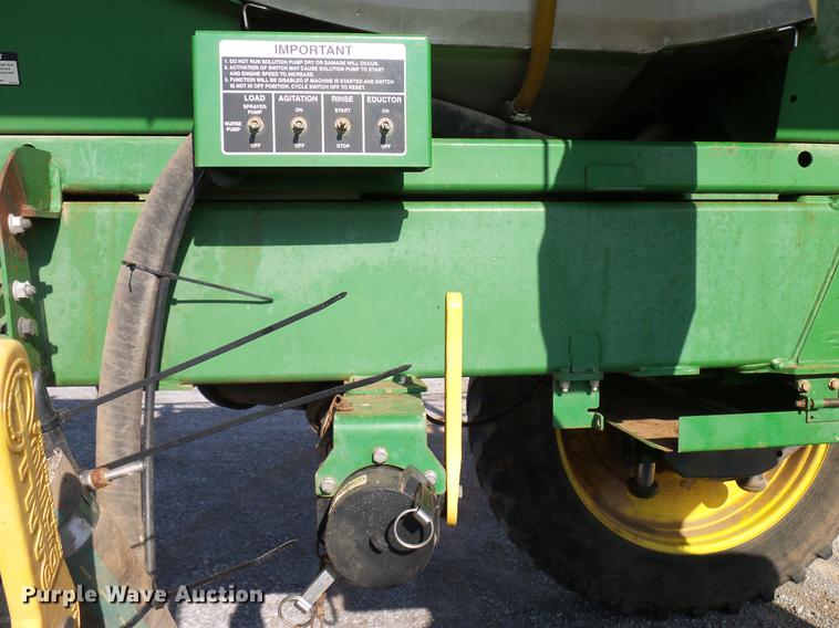 image for item DD5269 2011 John Deere 4930 sprayer