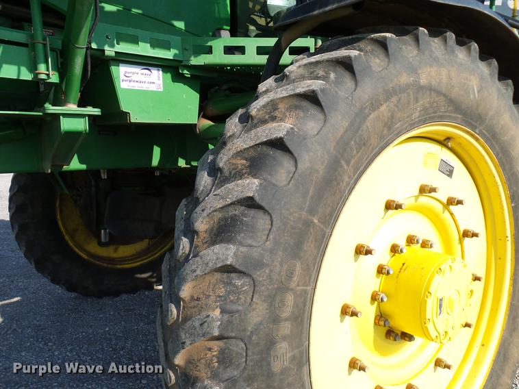 image for item DD5269 2011 John Deere 4930 sprayer