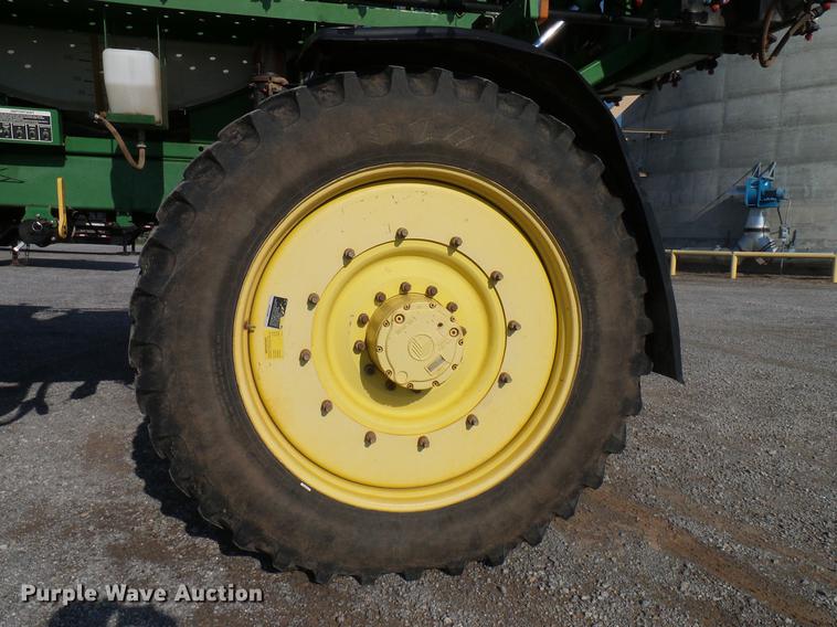 image for item DD5269 2011 John Deere 4930 sprayer