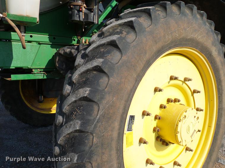 image for item DD5269 2011 John Deere 4930 sprayer