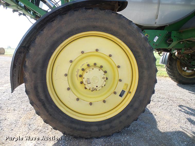 image for item DD5269 2011 John Deere 4930 sprayer