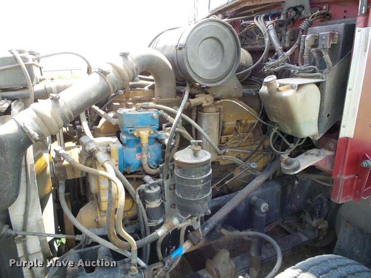 image for item DD5829 1987 Kenworth T600A semi truck