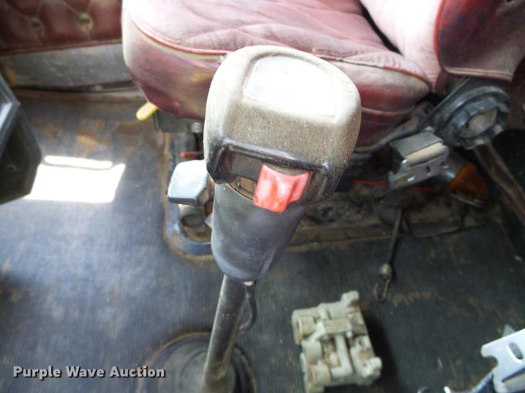 image for item DD5829 1987 Kenworth T600A semi truck