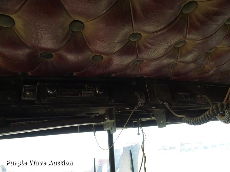 image for item DD5829 1987 Kenworth T600A semi truck