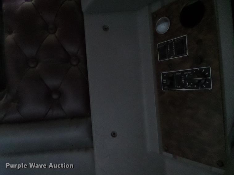 image for item DD5829 1987 Kenworth T600A semi truck