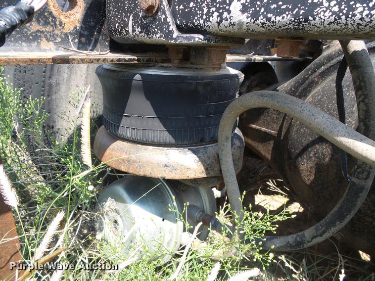 image for item DD5829 1987 Kenworth T600A semi truck