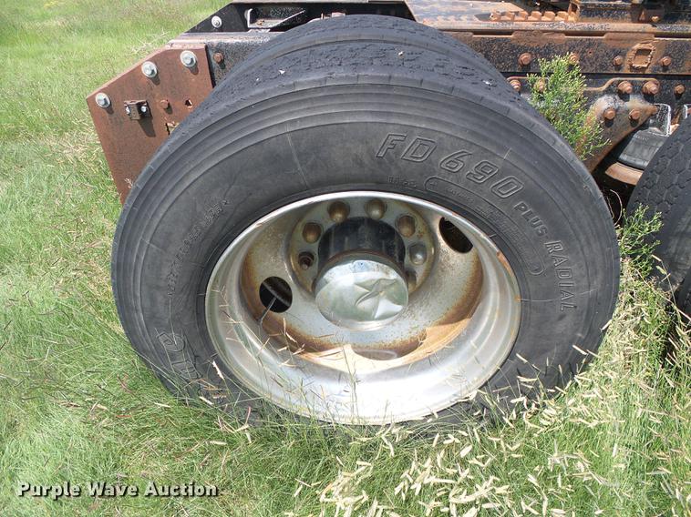 image for item DD5829 1987 Kenworth T600A semi truck