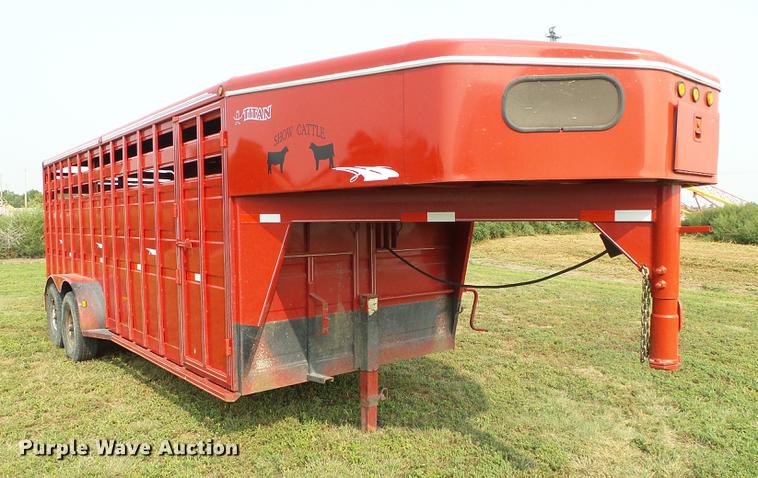 image for item DD5862 1999 Titan Classic livestock trailer