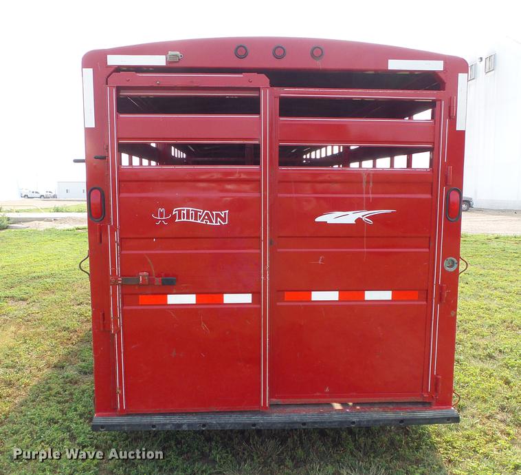 image for item DD5862 1999 Titan Classic livestock trailer