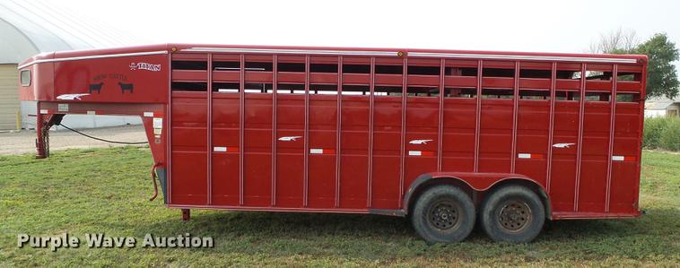 image for item DD5862 1999 Titan Classic livestock trailer