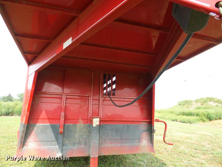 image for item DD5862 1999 Titan Classic livestock trailer