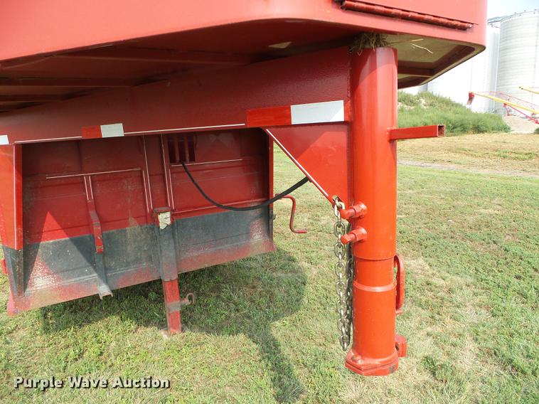 image for item DD5862 1999 Titan Classic livestock trailer