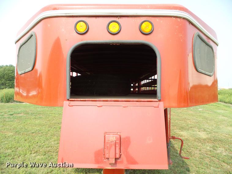 image for item DD5862 1999 Titan Classic livestock trailer