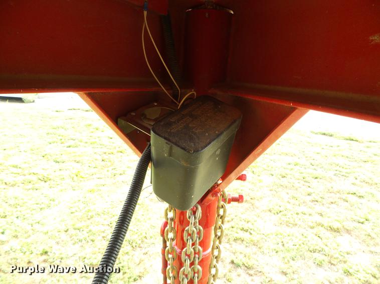 image for item DD5862 1999 Titan Classic livestock trailer