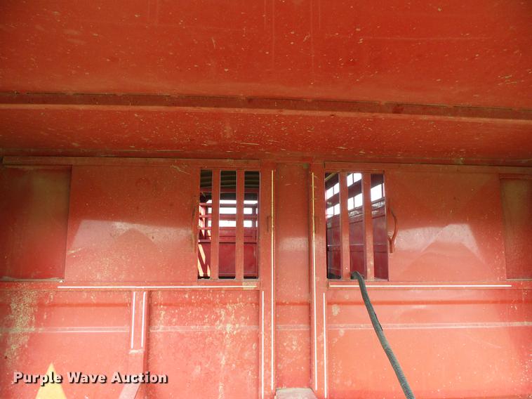 image for item DD5862 1999 Titan Classic livestock trailer