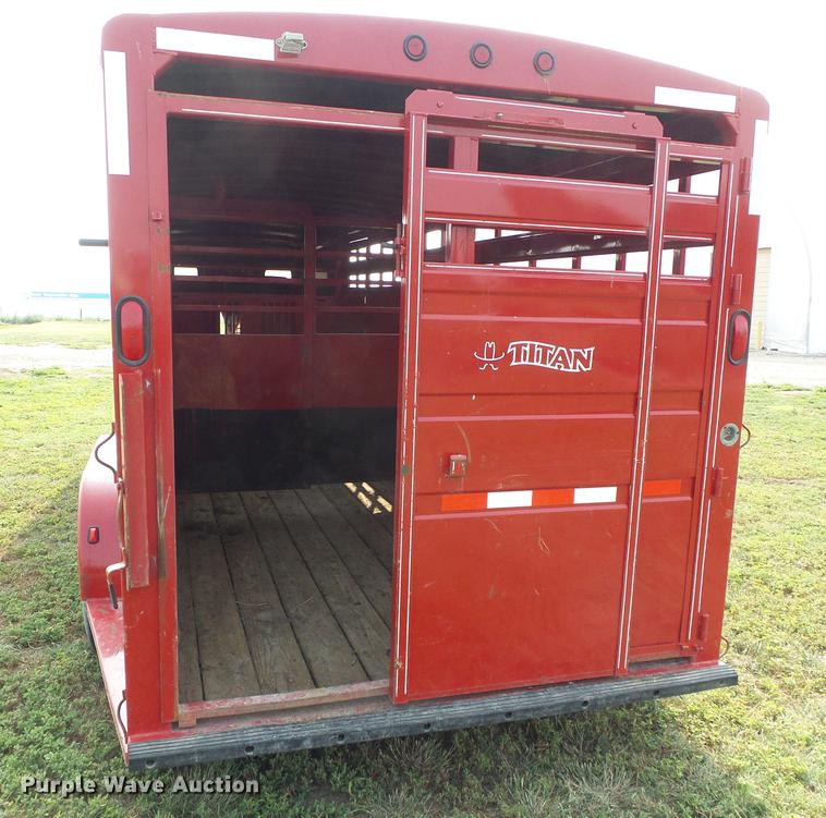 image for item DD5862 1999 Titan Classic livestock trailer