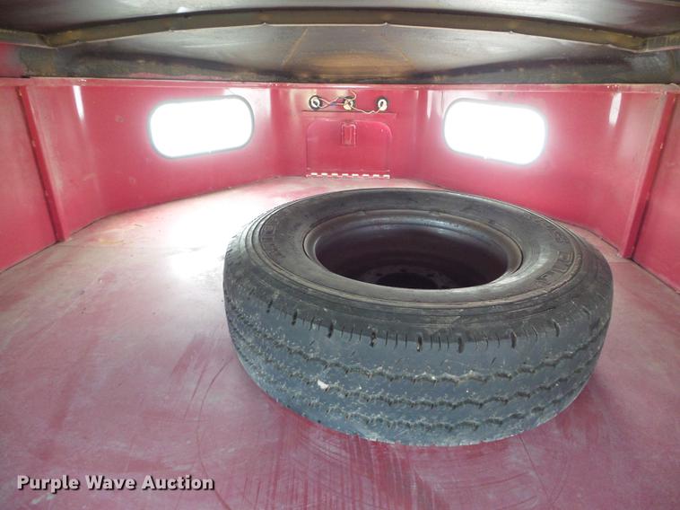 image for item DD5862 1999 Titan Classic livestock trailer