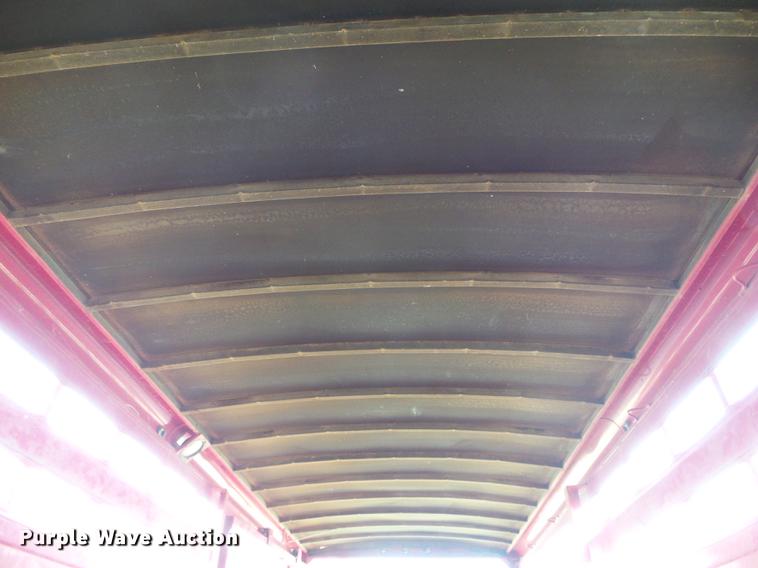 image for item DD5862 1999 Titan Classic livestock trailer