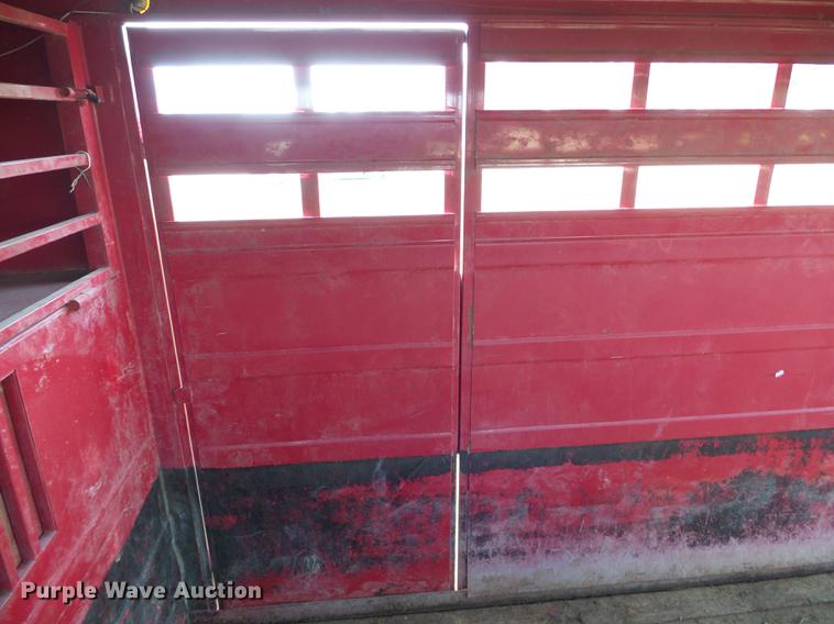 image for item DD5862 1999 Titan Classic livestock trailer