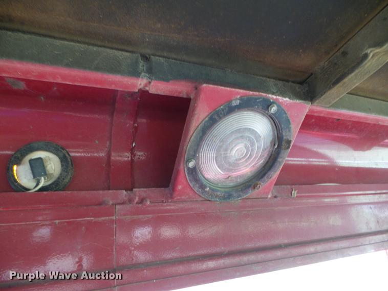 image for item DD5862 1999 Titan Classic livestock trailer