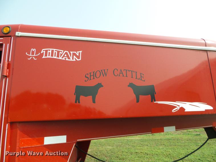 image for item DD5862 1999 Titan Classic livestock trailer