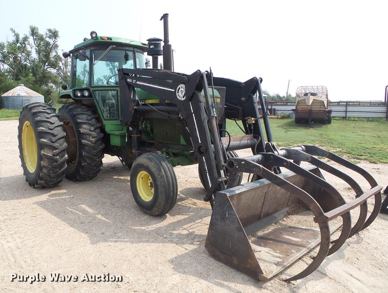 image for item DD5865 1979 John Deere 4440 tractor