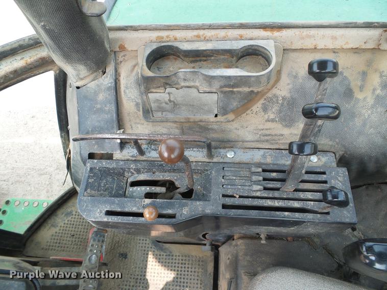 image for item DD5865 1979 John Deere 4440 tractor