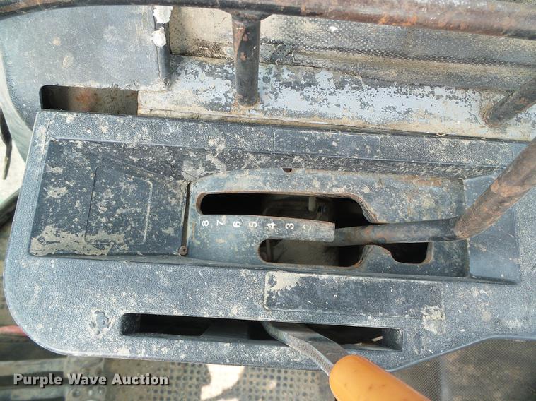 image for item DD5865 1979 John Deere 4440 tractor