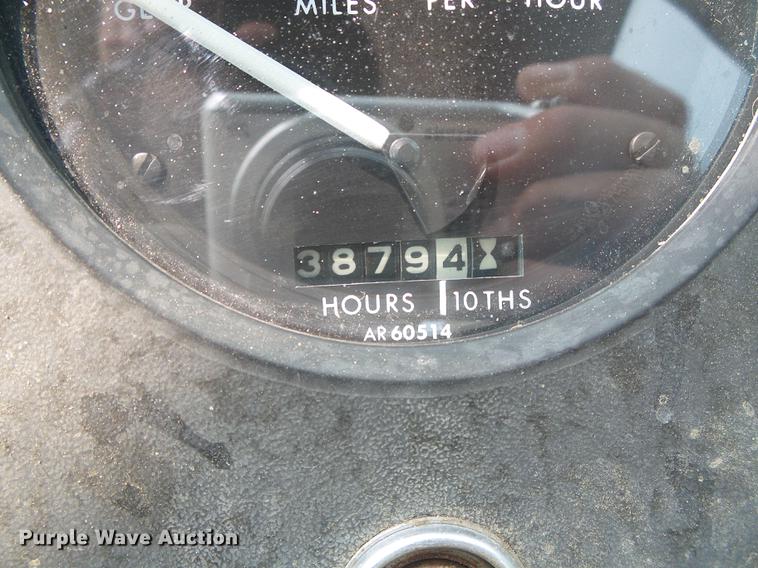 image for item DD5865 1979 John Deere 4440 tractor