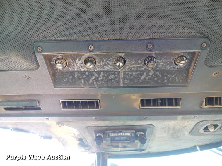 image for item DD5865 1979 John Deere 4440 tractor