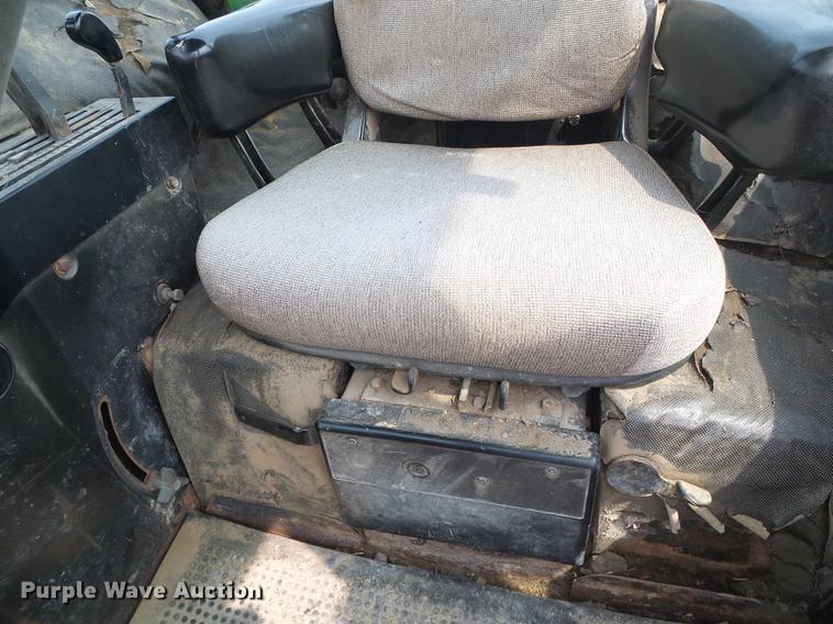 image for item DD5865 1979 John Deere 4440 tractor