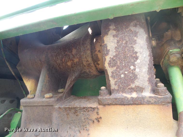 image for item DD5865 1979 John Deere 4440 tractor