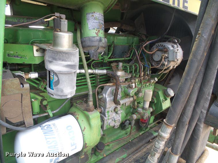 image for item DD5865 1979 John Deere 4440 tractor