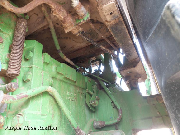 image for item DD5865 1979 John Deere 4440 tractor