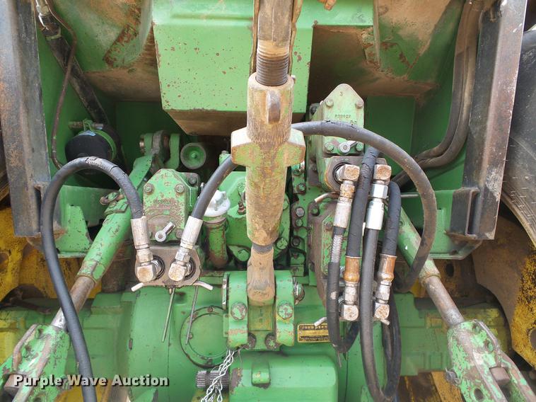 image for item DD5865 1979 John Deere 4440 tractor