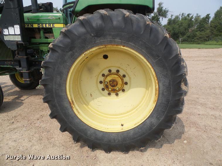 image for item DD5865 1979 John Deere 4440 tractor