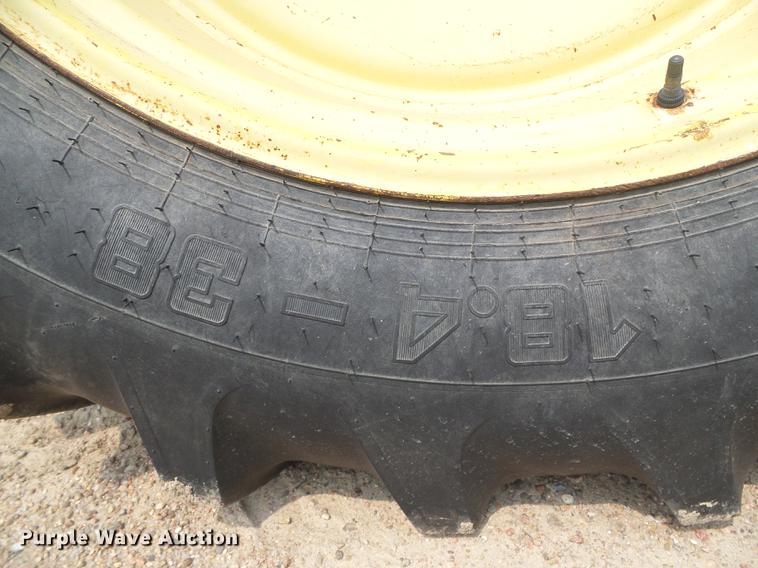 image for item DD5865 1979 John Deere 4440 tractor