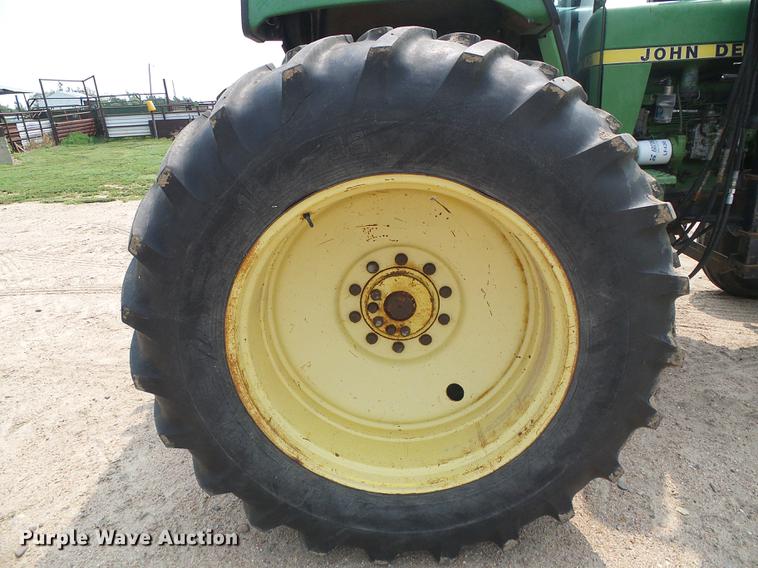 image for item DD5865 1979 John Deere 4440 tractor