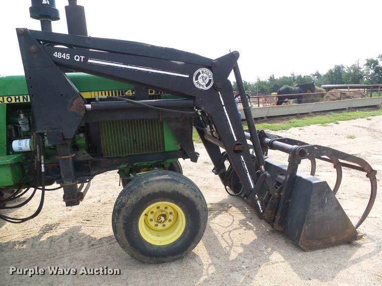 image for item DD5865 1979 John Deere 4440 tractor