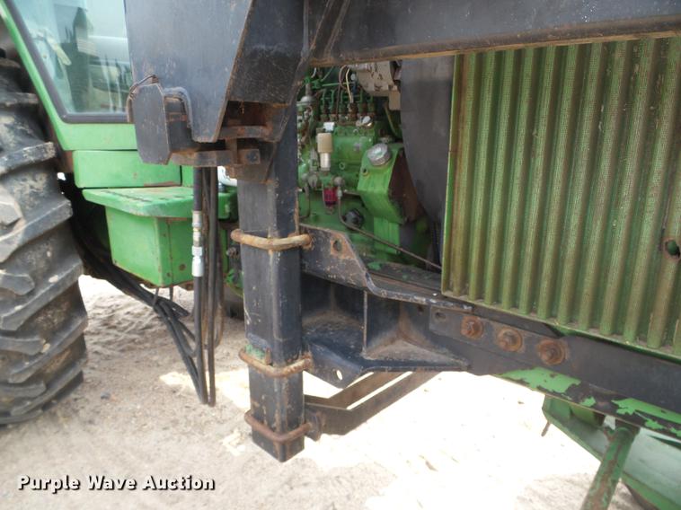 image for item DD5865 1979 John Deere 4440 tractor