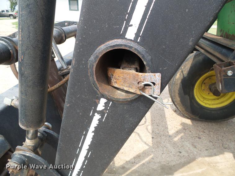 image for item DD5865 1979 John Deere 4440 tractor