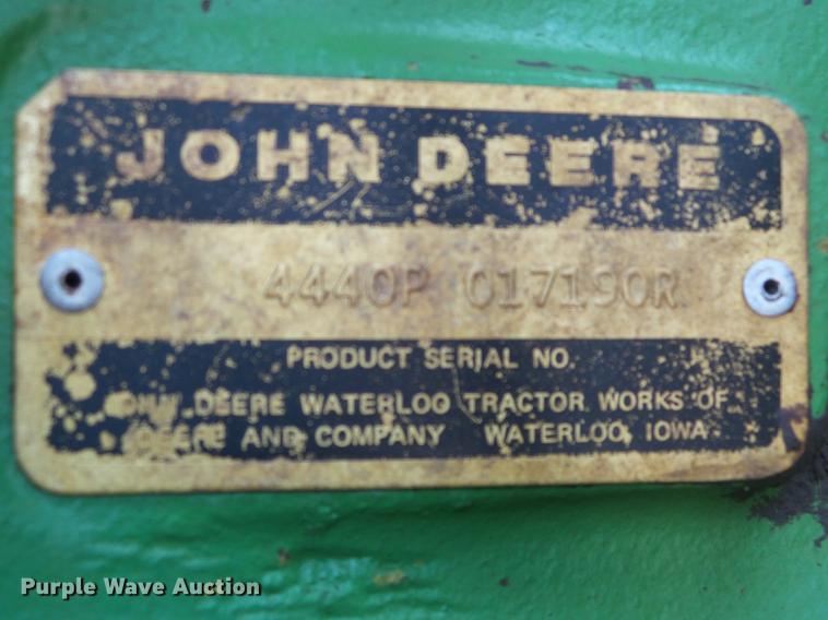 image for item DD5865 1979 John Deere 4440 tractor